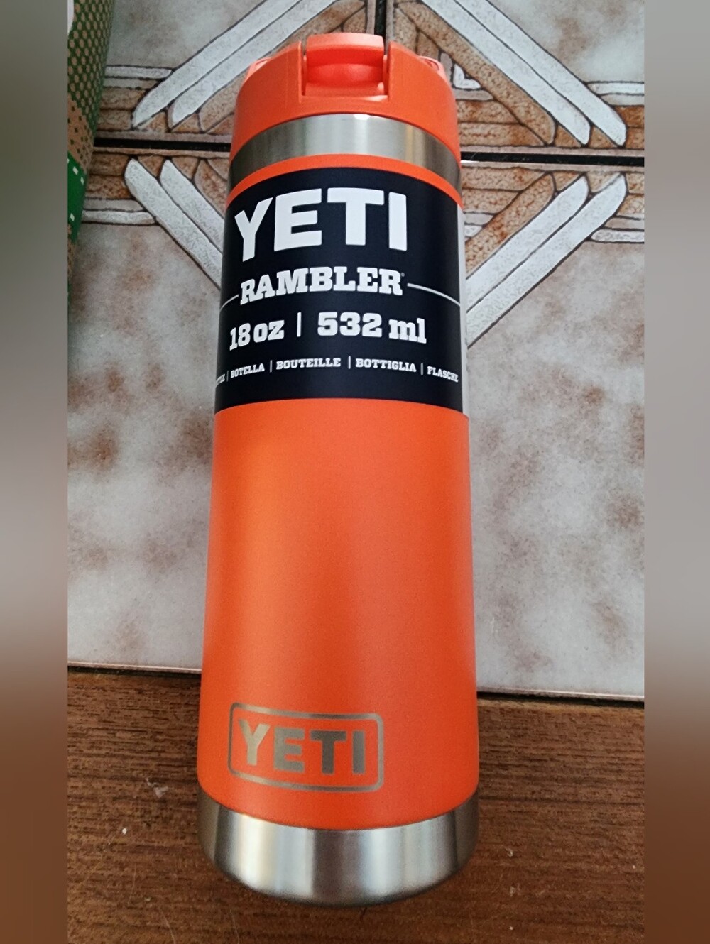 YETI Rambler 18oz Insulated Bottle - Orange Papaya NEW